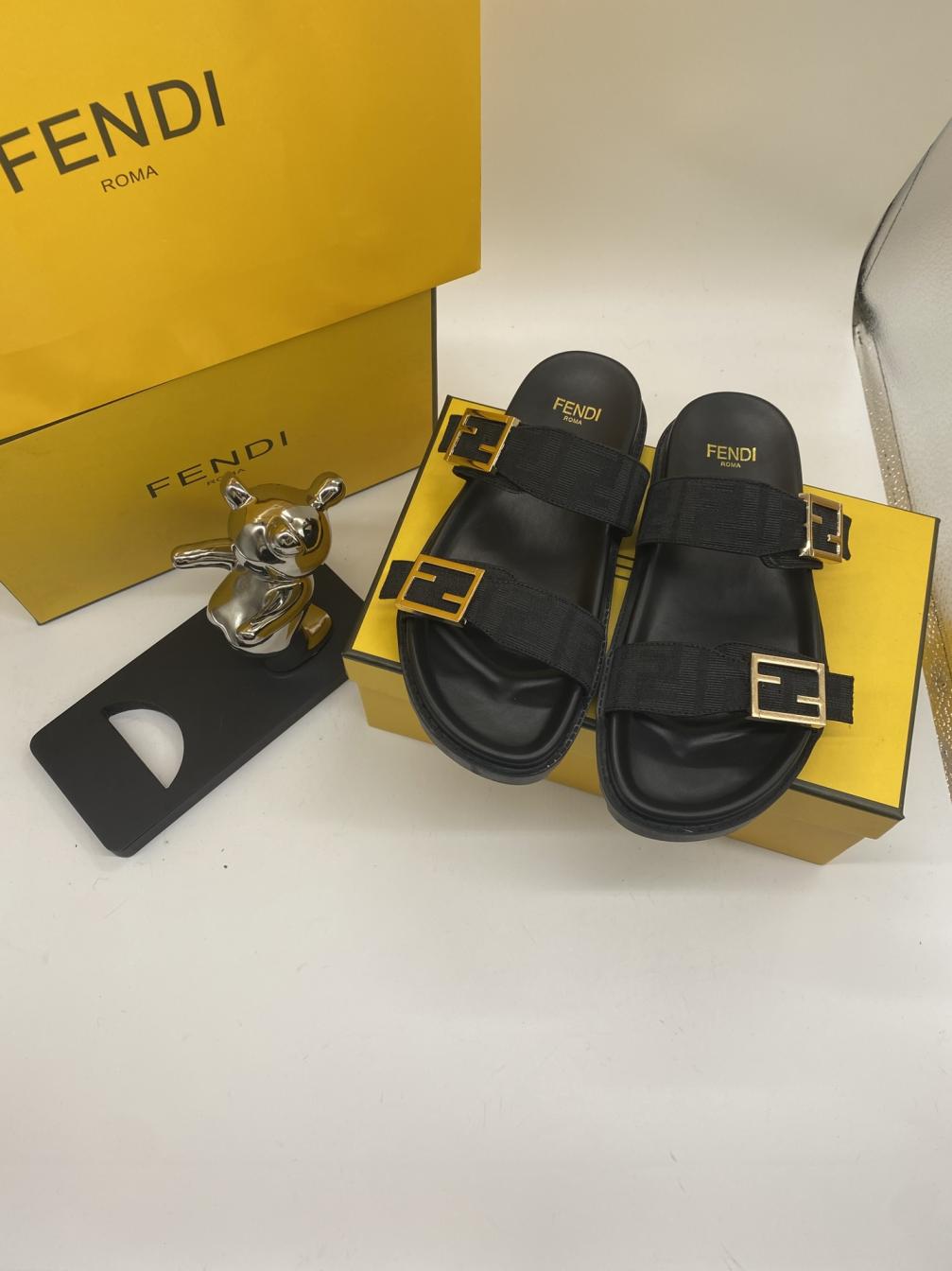 Fendi classic Slippers 133624