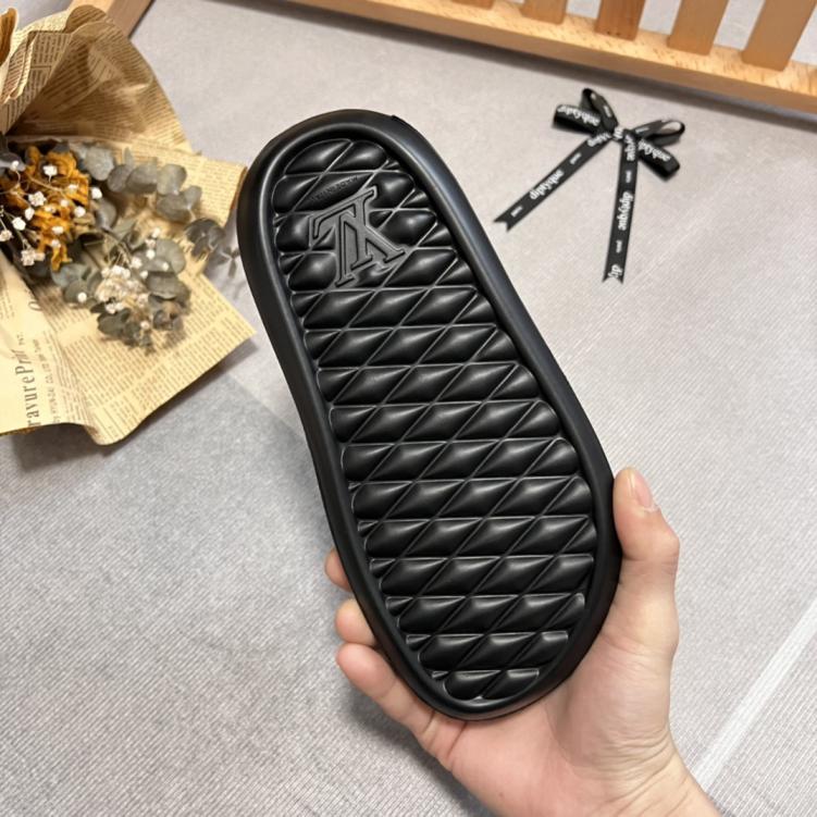 LOUIS VUITTON LV Unisex slippers