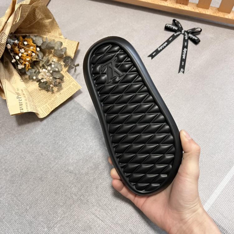 LOUIS VUITTON LV Unisex slippers
