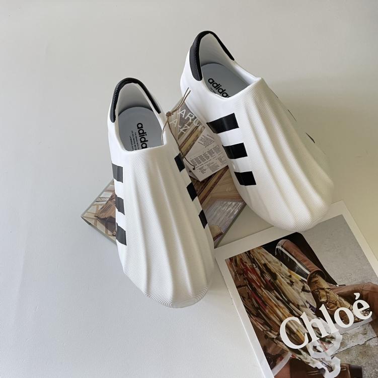 Adidas Men shoes 133024