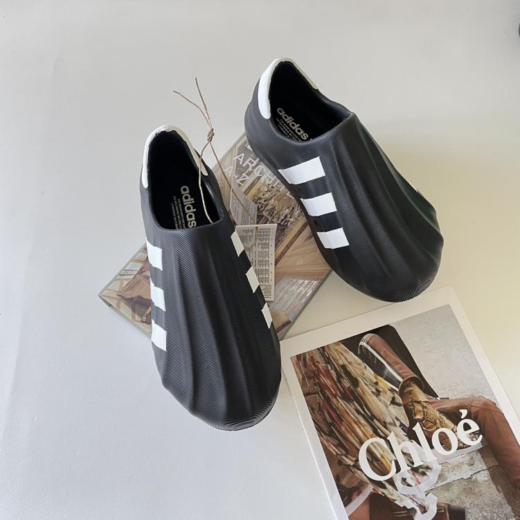 Adidas Men shoes 133023