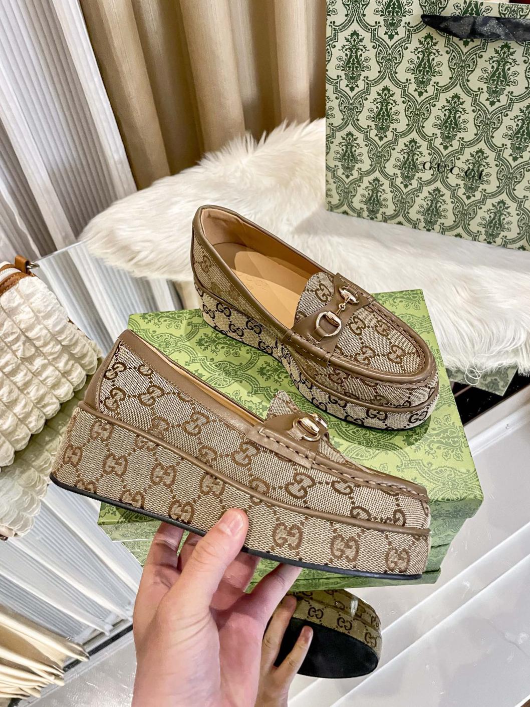 Gucci shoes 135270