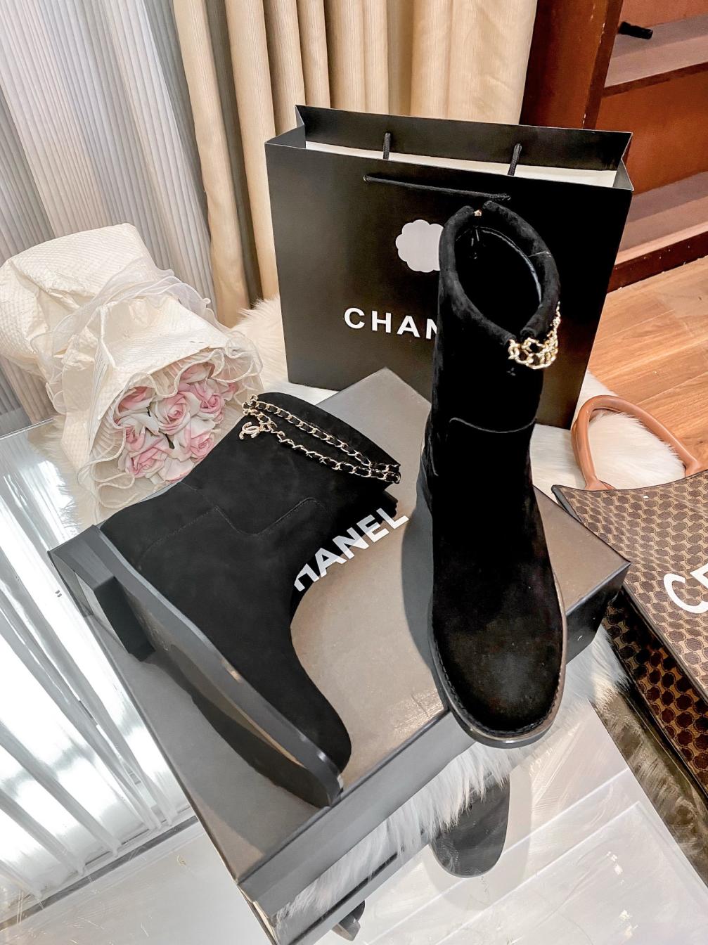 Chanel chamois leather boots 139115