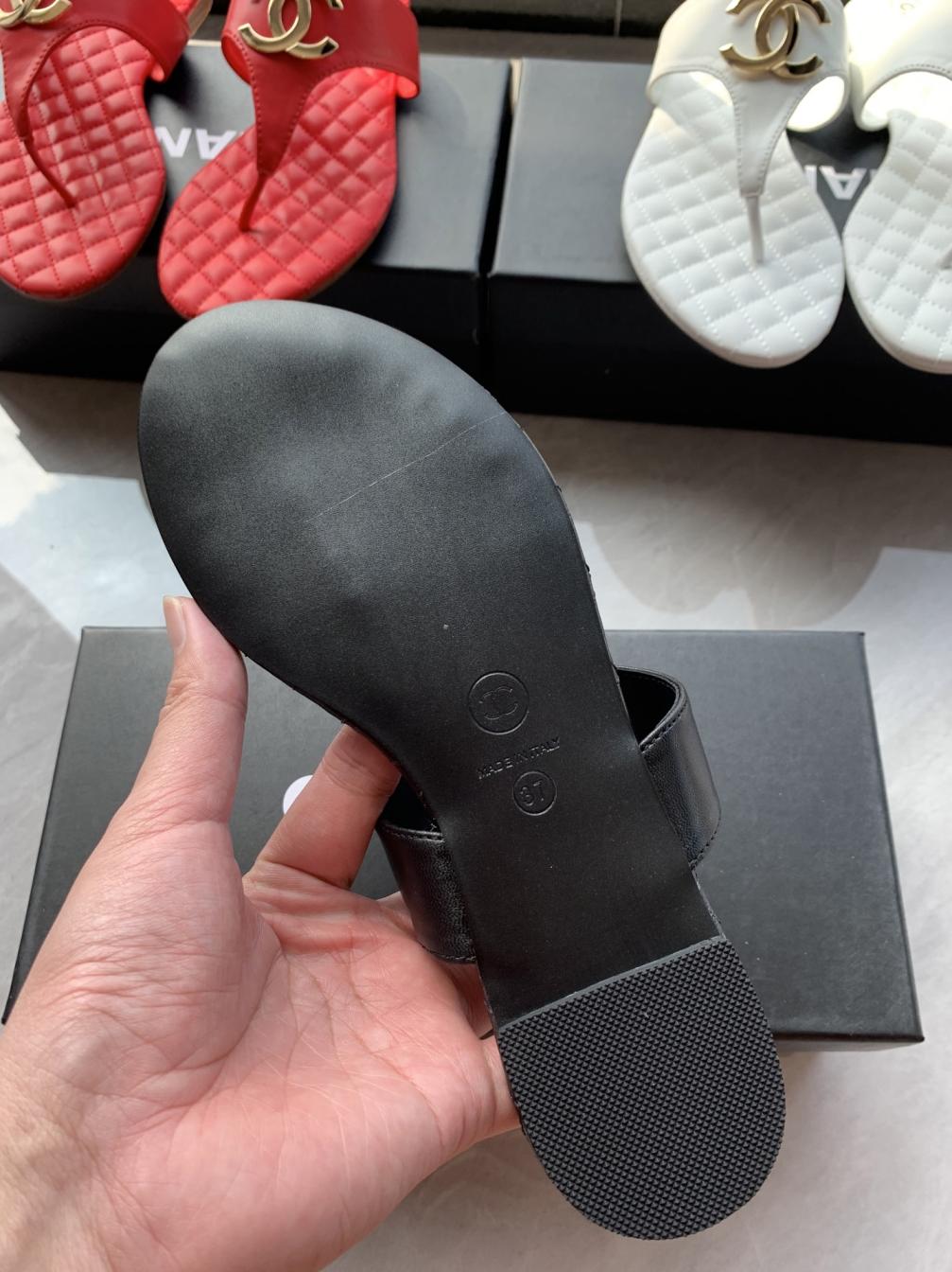 Chanel CC slippers 139171
