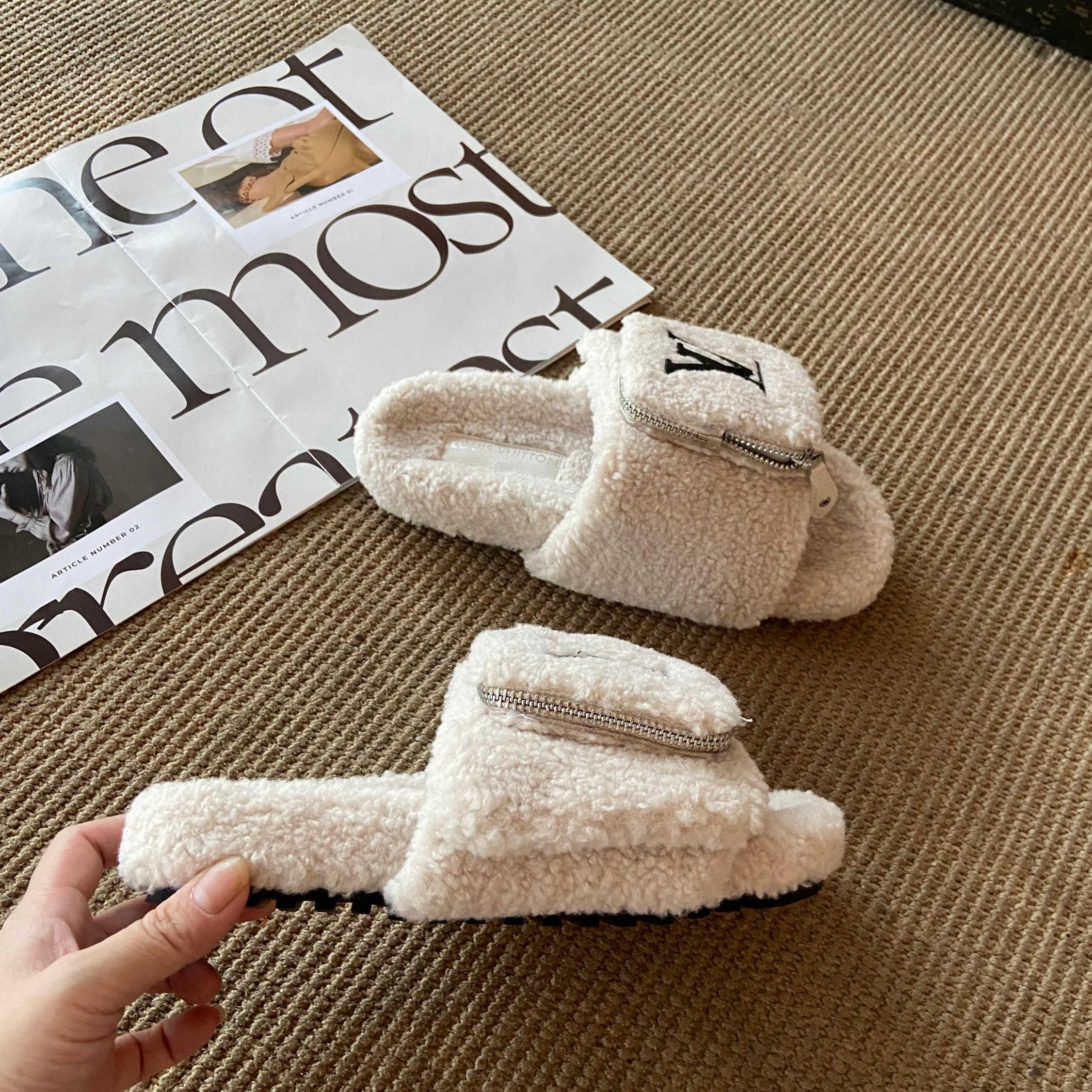 LV Louis Vuitton shearling flat mules slippers