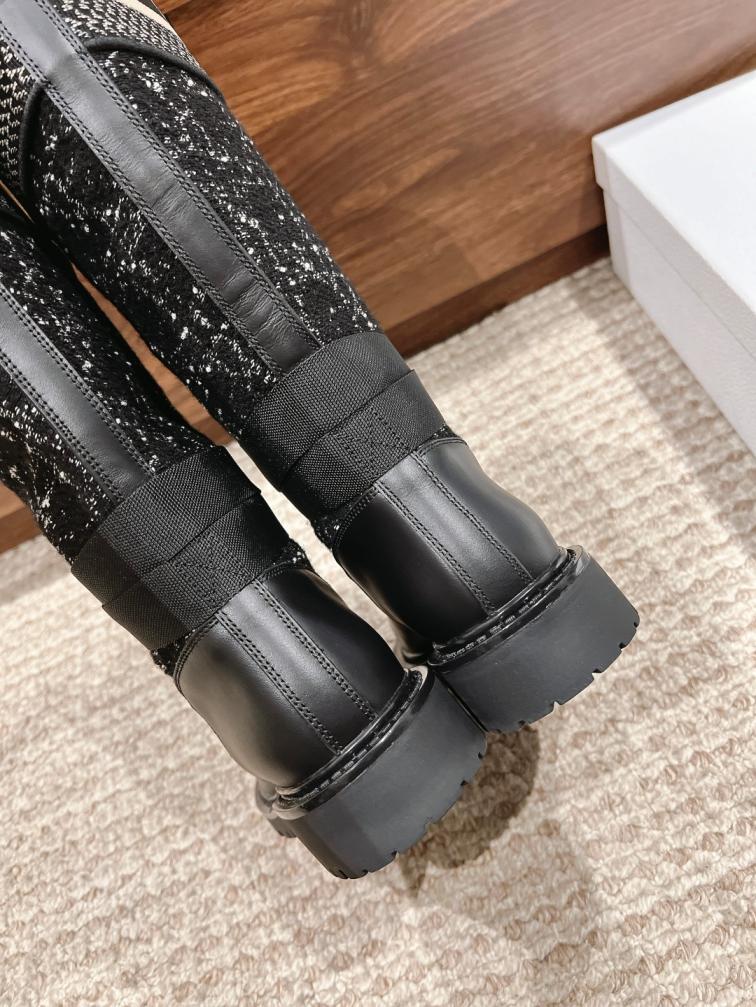 𝐂𝐇𝐑𝐈𝐒𝐓𝐈𝐀𝐍 𝐃𝐈𝐎𝐑  Miss Dior Graffiti long women boots