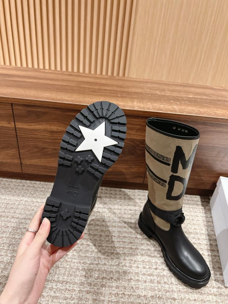 𝐂𝐇𝐑𝐈𝐒𝐓𝐈𝐀𝐍 𝐃𝐈𝐎𝐑  Miss Dior Graffiti long women boots