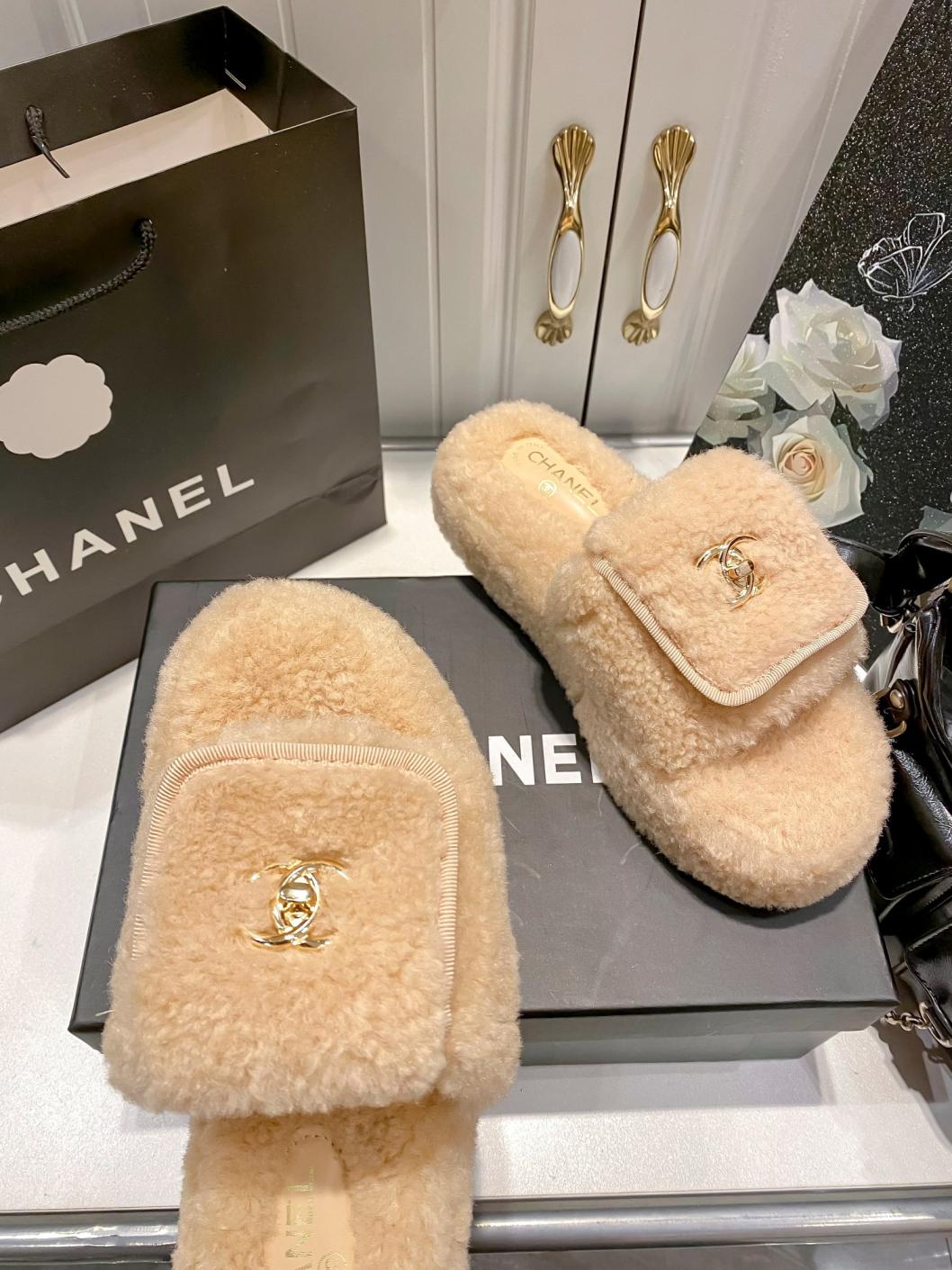 CHANEL winter fur CC flat shoes 139280