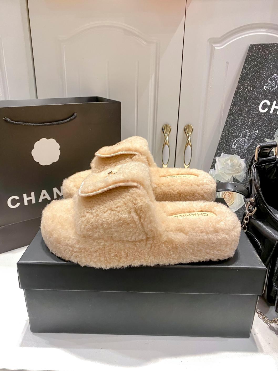CHANEL winter fur CC flat shoes 139280