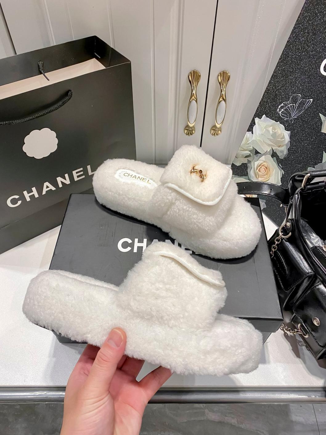 CHANEL winter fur CC flat shoes 139279