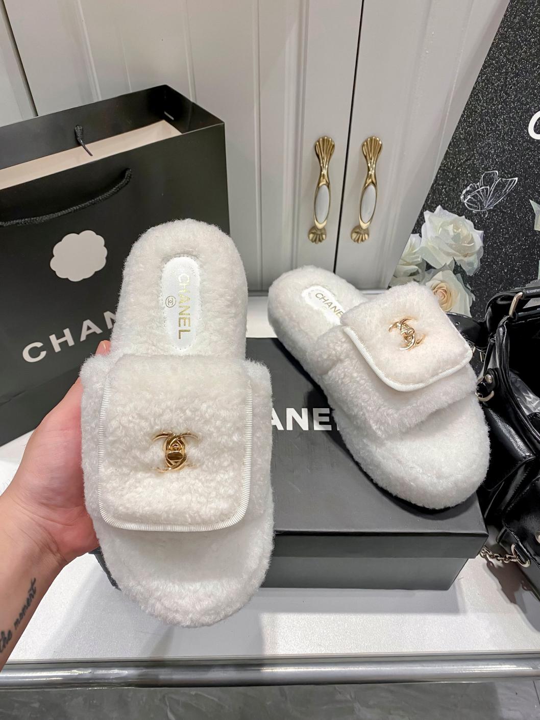 CHANEL winter fur CC flat shoes 139279