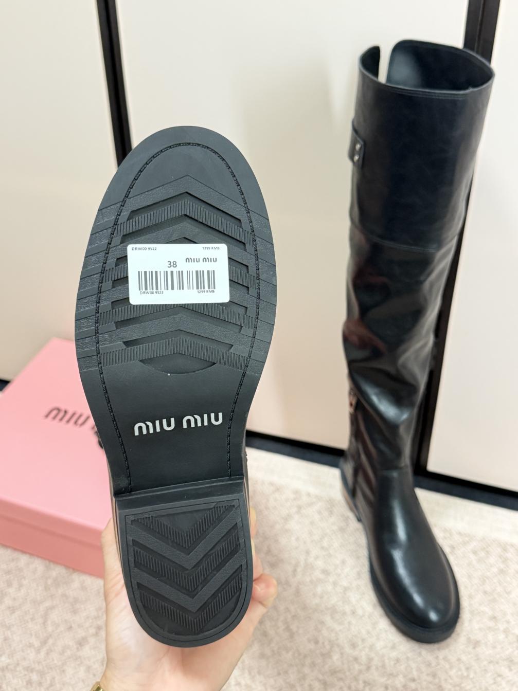 2027ss miumiu cowskin long leather flat boots